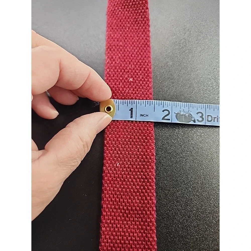 Vintage Men's‎ vintage 100% Wool  knit necktie.   Burgundy skinny, square